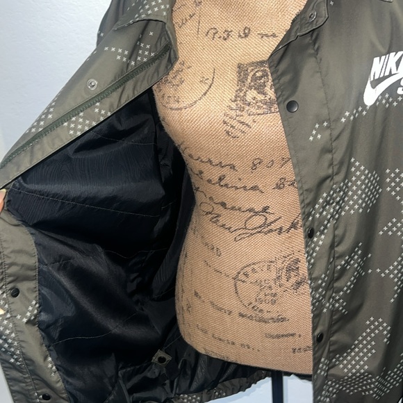 NIKE SB ASSISTANT CAMO SNOWBOARD OUTDOOR JACKET - Picture 4 of 11